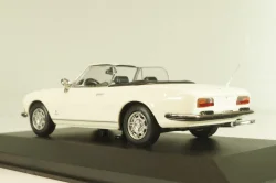 Peugeot 504 Cabriolet 1977, white, 940112131, Maxichamps 1:43