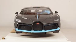 Bugatti Divo 2019, matt-grey/blue, 31526, Maisto 1:24