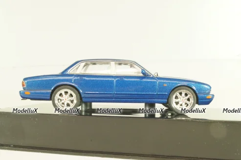 Jaguar XJ8 (X308) 1998, blue, CLC588, IXO 1:43
