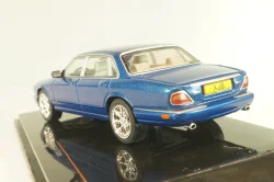 Jaguar XJ8 (X308) 1998, blue, CLC588, IXO 1:43