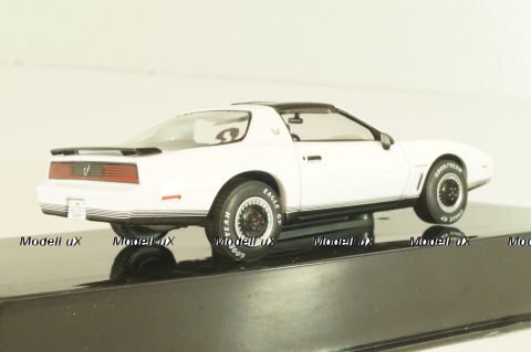 Pontiac Firebird 1982, white, CLC582, IXO 1:43
