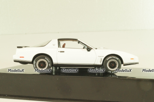Pontiac Firebird 1982, white, CLC582, IXO 1:43