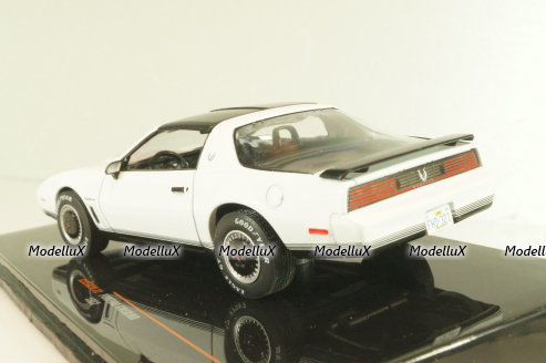 Pontiac Firebird 1982, white, CLC582, IXO 1:43
