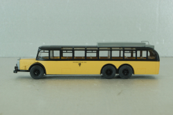 Mercedes O 10000 bus, yellow/black, 003805, Brekina 1:87
