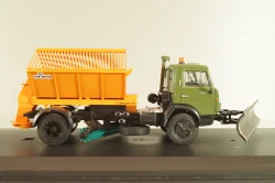 КО-806 машина комбинированная, на шасси Камаз-4925, хаки/оранжевый, TR4837, TruckTyr 1:43