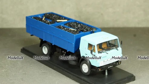 Газ-2402 Волга, такси, зеленая, Тантал/Радон  1:43