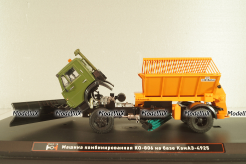 КО-806 машина комбинированная, на шасси Камаз-4925, хаки/оранжевый, TR4837, TruckTyr 1:43