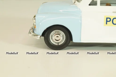 Morris Minor Metropolitan Police 1948, blue/white, VA05803, Vanguards 1:43 Уценка!