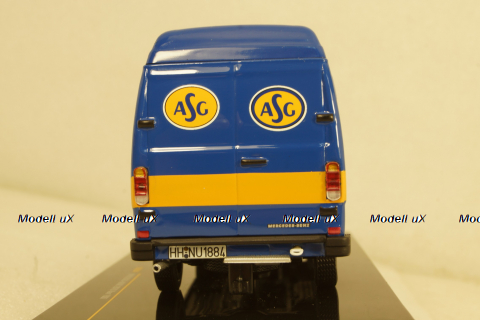 Mercedes 207D Van transport edition 1987, CLC224, IXO 1:43
