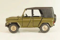 Уаз-469 А34, хаки, Тантал/Радон 1:43