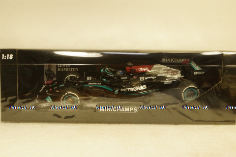 Mercedes AMG Petronas Formula1 Team W12E Performance L. Hamilton Winner British GP 2021, Minichamps 1:18