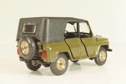 Уаз-469 А34, хаки, Тантал/Радон 1:43