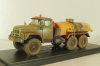 АТЗ 4,4 бензовоз на шасси Зил-131, со следами эксплуатации, Improved models 1:43
