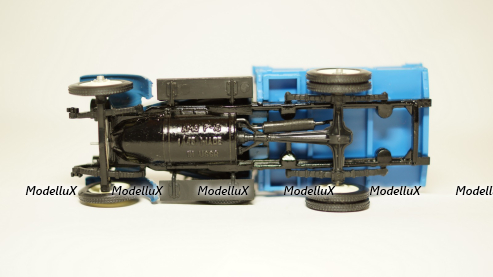 Амо Ф15, синий, 1:43