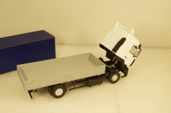 МАЗ-5340 бортовой с тентом, белый/синий, 101180, АвтоИстория 1:43