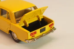 Ваз-2101 А9, желтый, июнь 1978г., Тантал/Радон 1:43