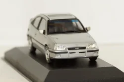 Раф-977 Латвия, з-д Двигатель 1:43  