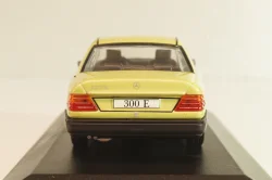 Mercedes-Benz 300 E (W124) 1984, light green, MBOMS049, Mercedes-Benz Offizielle Modell Sammlung #49, Altaya 1:43