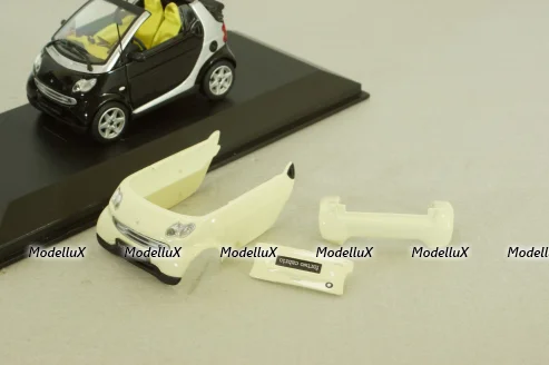 Smart fortwo cabrio black with body panel Fresh-Up (white), 0012497V001C51Q00, Minichamps 1:43