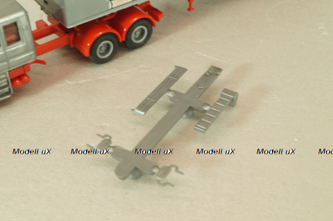 Scania T142 with semi-trailer Bodo Lamp, grey, 80811, Praline 1:87