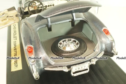 Chevrolet Corvette Convertible (C1) 1957, grey, 92018, Road Tough 1:18