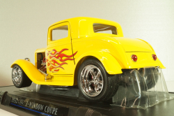 Ford 3-Window Coupe 1932 Hot Road, yellow, 3041111, American Mint 1:18