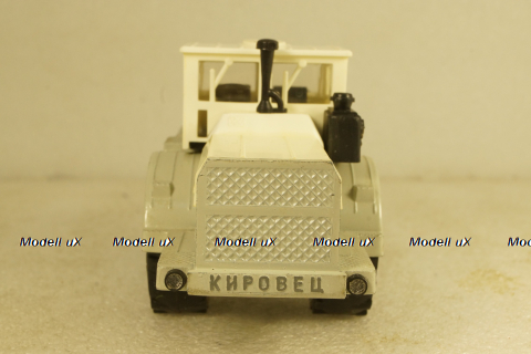 К-701 Кировец, белый/серый, з-д Двигатель 1:43  