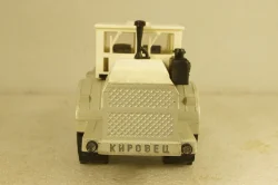 К-701 Кировец, белый/серый, з-д Двигатель 1:43  