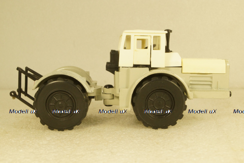 К-701 Кировец, белый/серый, з-д Двигатель 1:43  