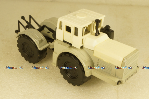 К-701 Кировец, белый/серый, з-д Двигатель 1:43  