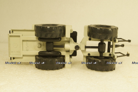 К-701 Кировец, белый/серый, з-д Двигатель 1:43  
