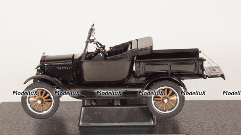 Ford Model T Runabout 1925 Black, SUN1886, SunStar 1:24