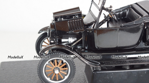 Ford Model T Runabout 1925 Black, SUN1886, SunStar 1:24