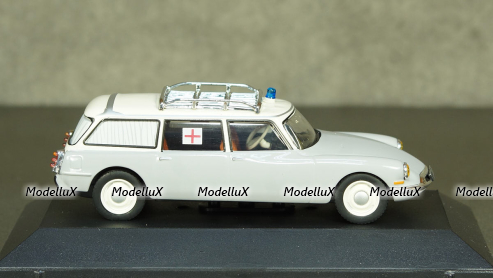 Trident Clipper sport coupe 1967,red, EMEU43035A,  ESVAL Model 1:43