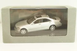 Mercedes-Benz S 500 (W221) 2006, silver, B66962220, AutoArt 1:43