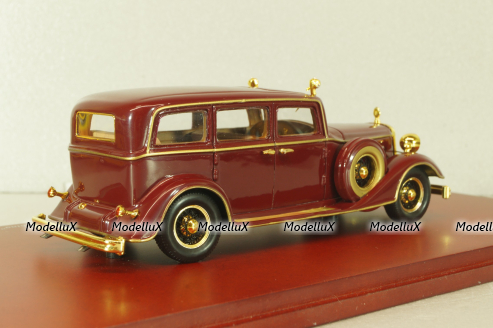 Cadillac Deluxe Tudor Limousine 8C "The last Emperor of China" 1932, dark red, 124312, TSM 1:43