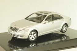 Mercedes-Benz S 500 (W221) 2006, silver, B66962220, AutoArt 1:43