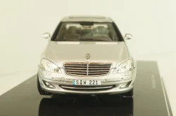 Mercedes-Benz S 500 (W221) 2006, silver, B66962220, AutoArt 1:43