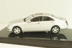 Mercedes-Benz S 500 (W221) 2006, silver, B66962220, AutoArt 1:43