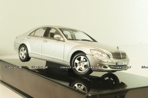 Mercedes-Benz S 500 (W221) 2006, silver, B66962220, AutoArt 1:43