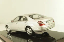 Mercedes-Benz S 500 (W221) 2006, silver, B66962220, AutoArt 1:43