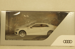 Камаз 53212 в боксе 08.1989, 1:43