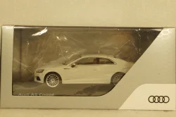 Камаз 53212 в боксе 08.1989, 1:43