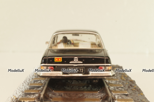 Mercedes-Benz 250 SE (W111) 1967, from movie "Octopussy" 1983, black, James Bond Modellauto Collection #23, 1:43