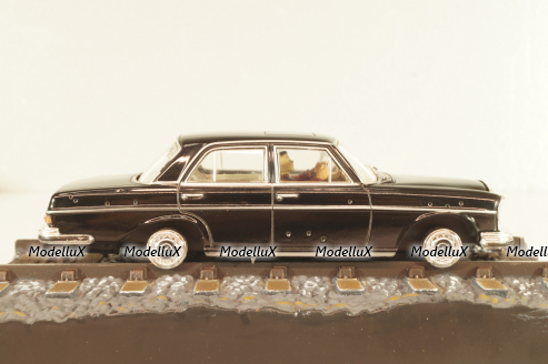 Mercedes-Benz 250 SE (W111) 1967, from movie "Octopussy" 1983, black, James Bond Modellauto Collection #23, 1:43
