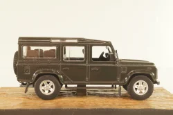 Land Rover Defender 110 from movie "Casino Royale" 2006, grey, James Bond Modellauto Collection #85, Altaya 1:43