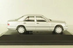 Mercedes-Benz E 320 limousine  (W124), silver, 070072, Herpa 1:43