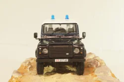 Land Rover Defender 90 Carabinieri from movie "Quantum of solace" 2008, blue, James Bond Modellauto Collection #65, Altaya 1:43