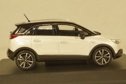 Opel Crossland X, white/black, IScale 1:43