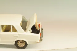 Ваз-2101 А9, белый, Олимпиада 80, Тантал/Радон 1:43
